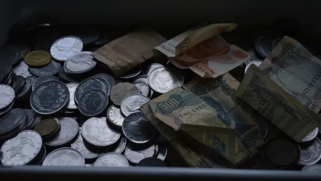 Rupiah di Atas Rp18.000, Minyak US$115: Beban BI dan APBN